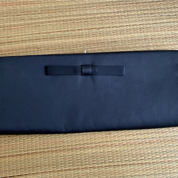Vintage black satin clutch w/ tuxedo bow gold hardware & peach lining - Picture 1 of 4